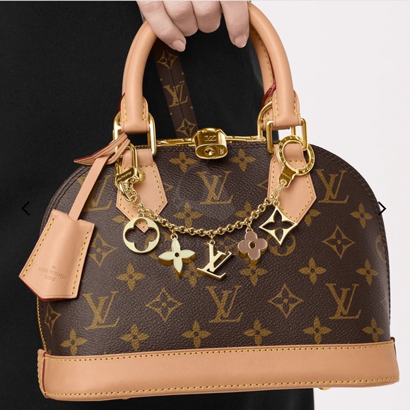 👑✅PRICE FIRM✅AUTHENTIC Louis Vuitton Fleur De Charm Accessory - Picture 12 of 17